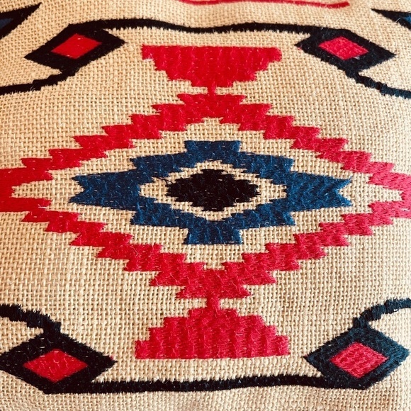 STAR MELA Totsi Jute Aztec Inspired Embroidered Clutch Bag - Picture 6 of 7